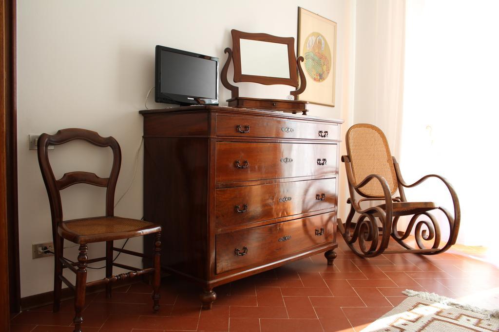 B&B Dimora Morelli Gubbio Habitación foto